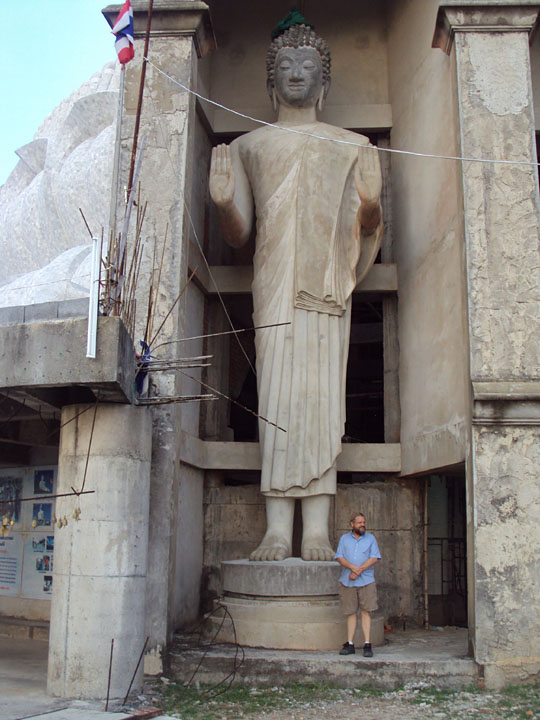 Glenn and statue